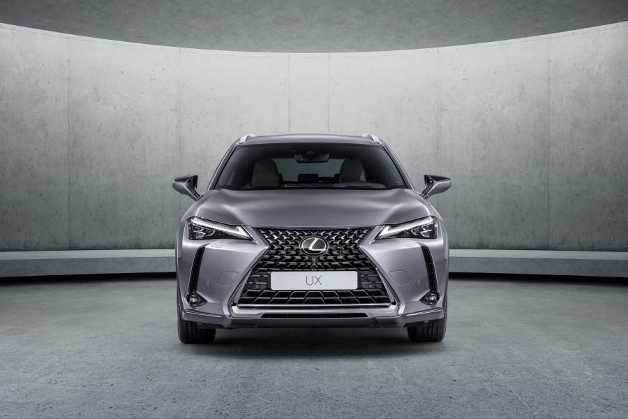  Lexus UX200 2018 года  (WW) (фото 5 из 11)